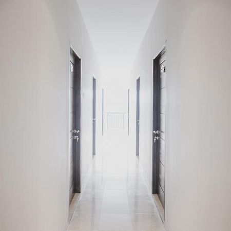 Reddoorz Near Taman Palem Otel Cakarta Dış mekan fotoğraf