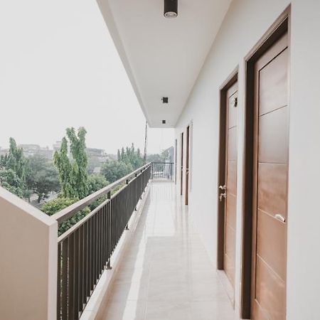 Reddoorz Near Taman Palem Otel Cakarta Dış mekan fotoğraf