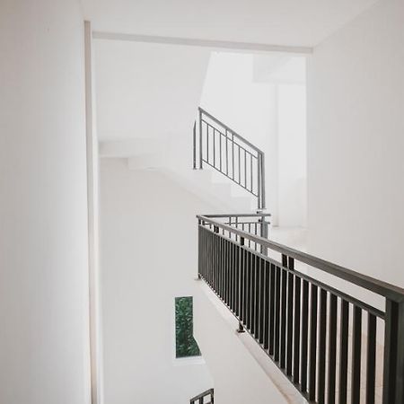 Reddoorz Near Taman Palem Otel Cakarta Dış mekan fotoğraf