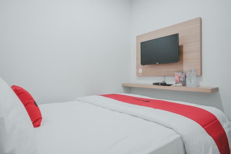 Reddoorz Near Taman Palem Otel Cakarta Dış mekan fotoğraf