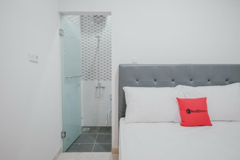 Reddoorz Near Taman Palem Otel Cakarta Dış mekan fotoğraf